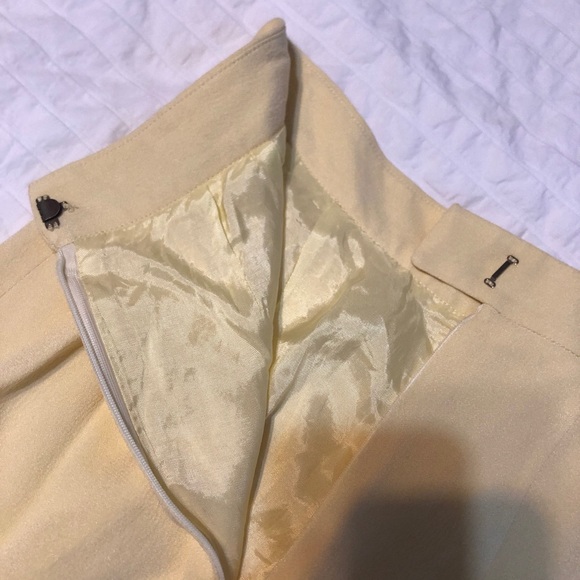 very pretty yellow pastel midi skirt - Picture 5 of 5